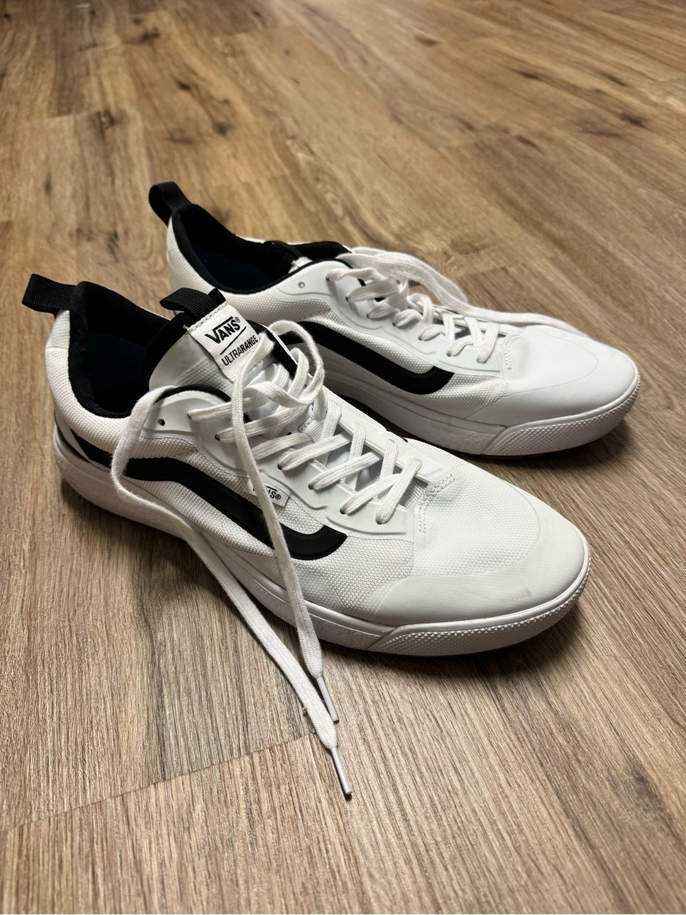 Vans Men's White Sneakers with Black Side Stripe